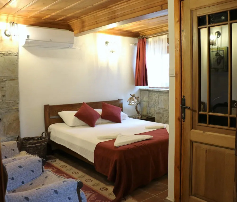 Otel Manolian