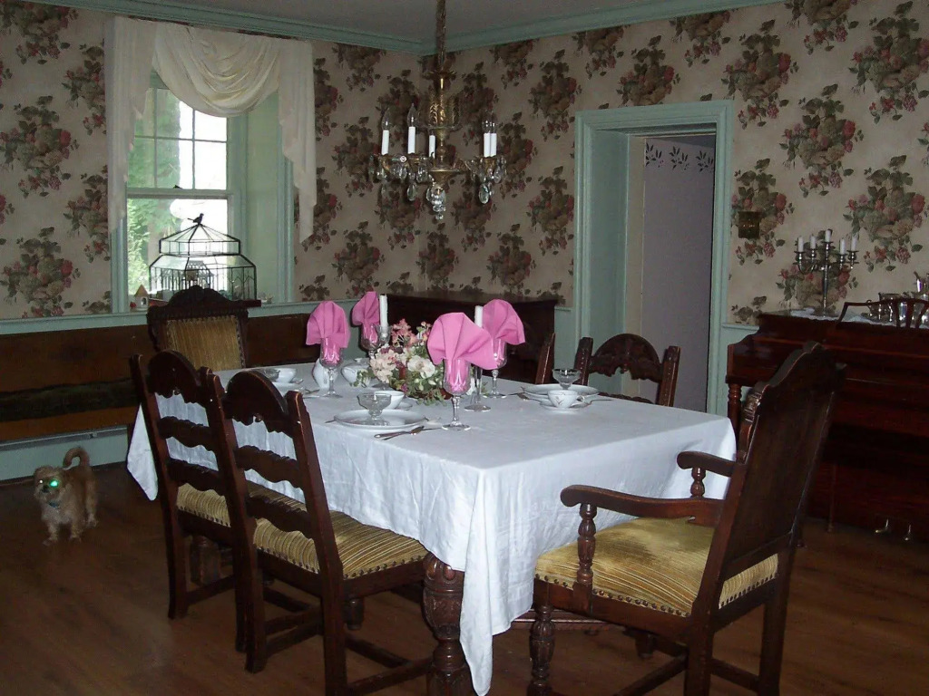 Fallen Tree Farm Bed and Breakfast