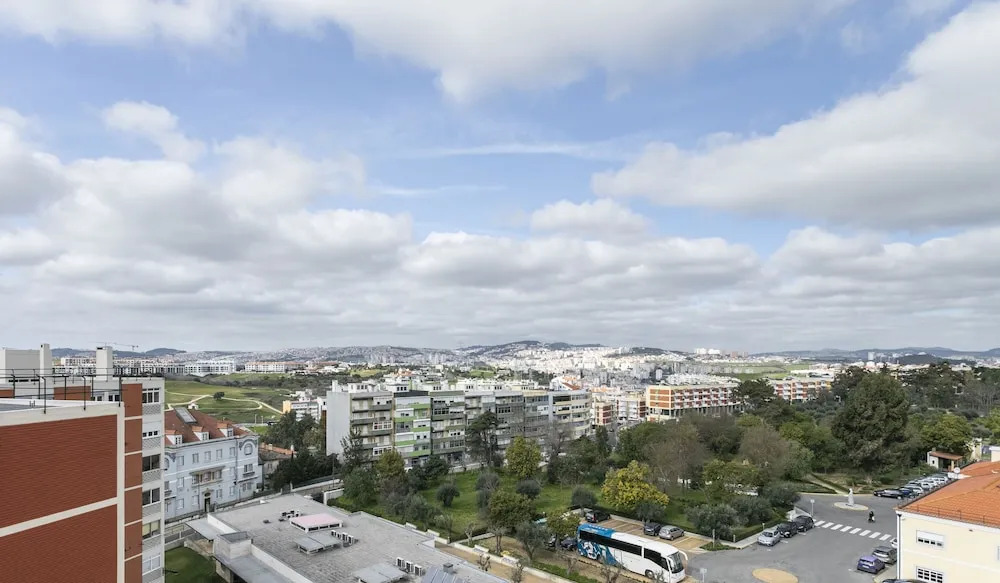 CheckinCheckout - City View Apartment