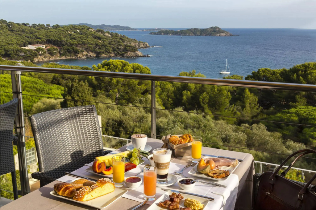 Hôtel Le Provençal - Bord de Mer