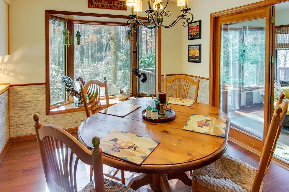 Sapphire Vacation Rental Cabin: Close to Hiking