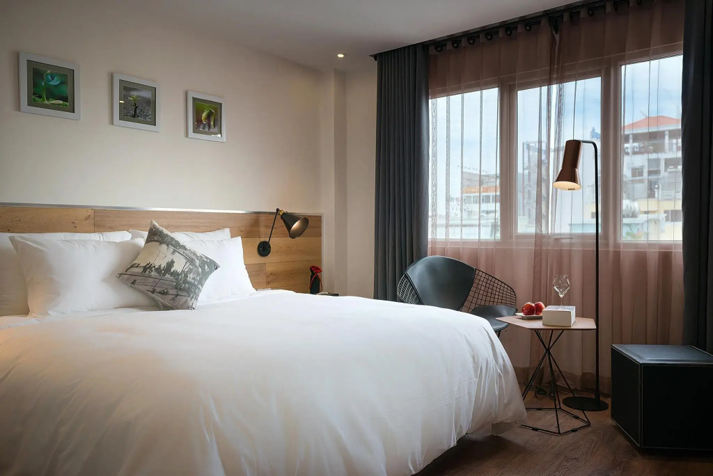 C Central Hotel- Đề Thám Bùi Viện Walking Street