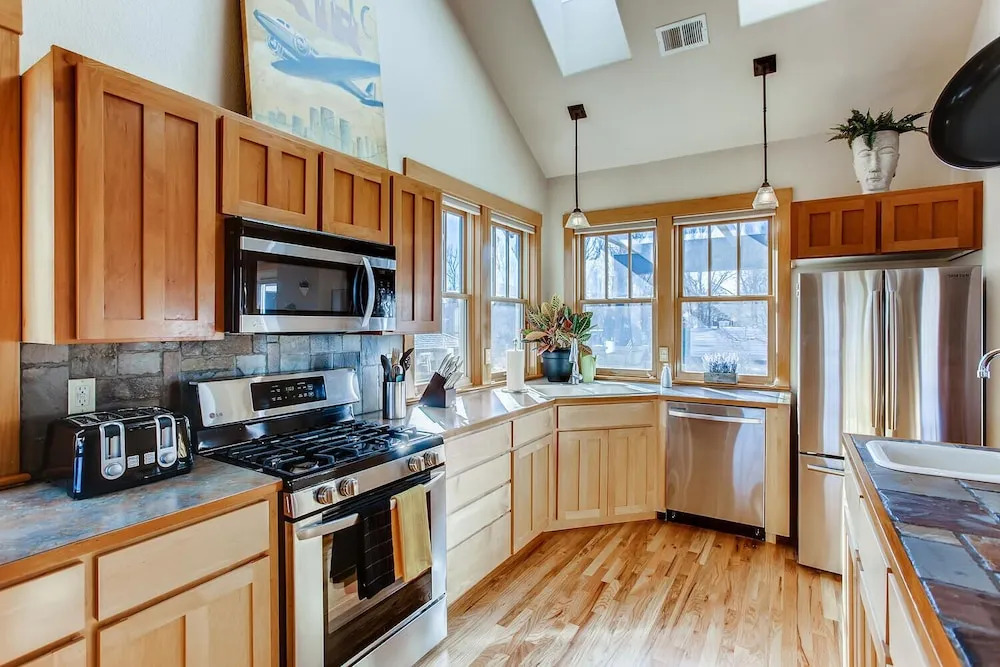 Brilliant Posh Home - Backs to Poudre River Trail