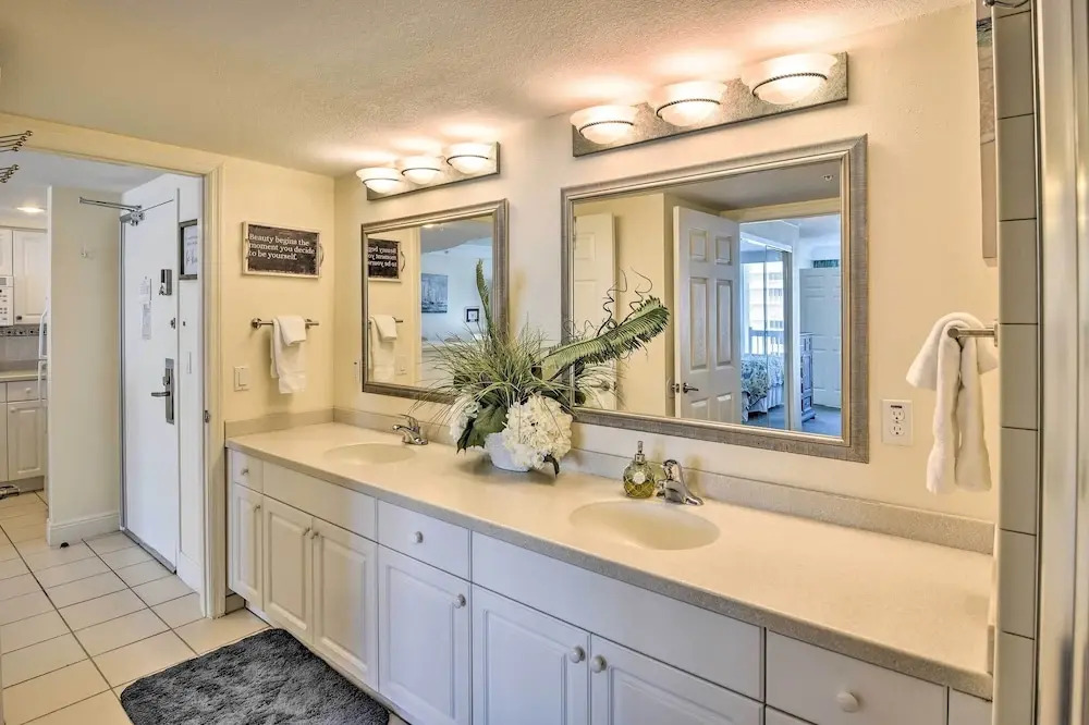 Vacation Vibe Condo: Eleventh-floor Ocean Views