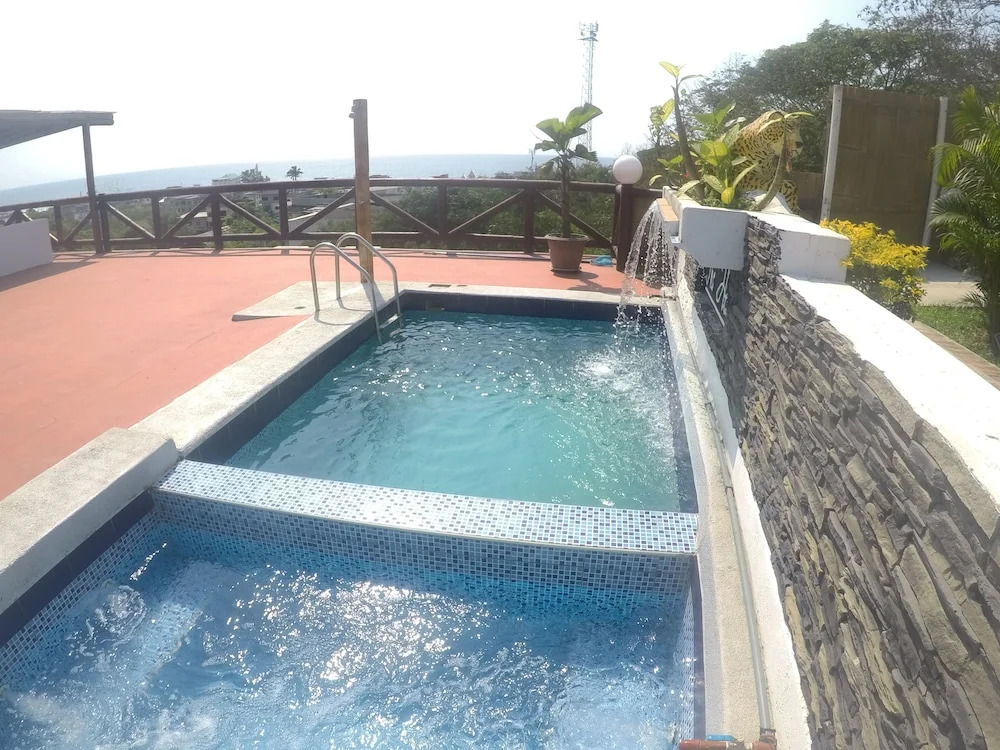 The Heights in Montañita