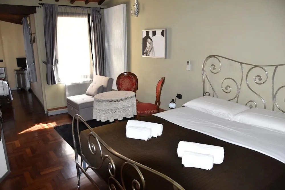 The Black Sheep B&B