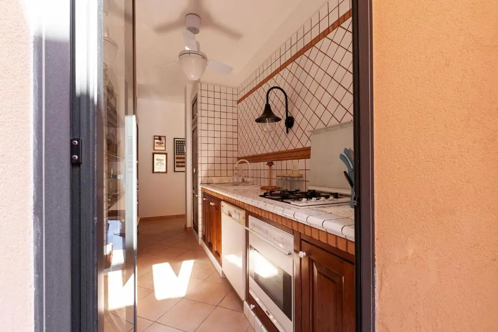Casa sulla spiaggia di Torre Orso posti auto m222