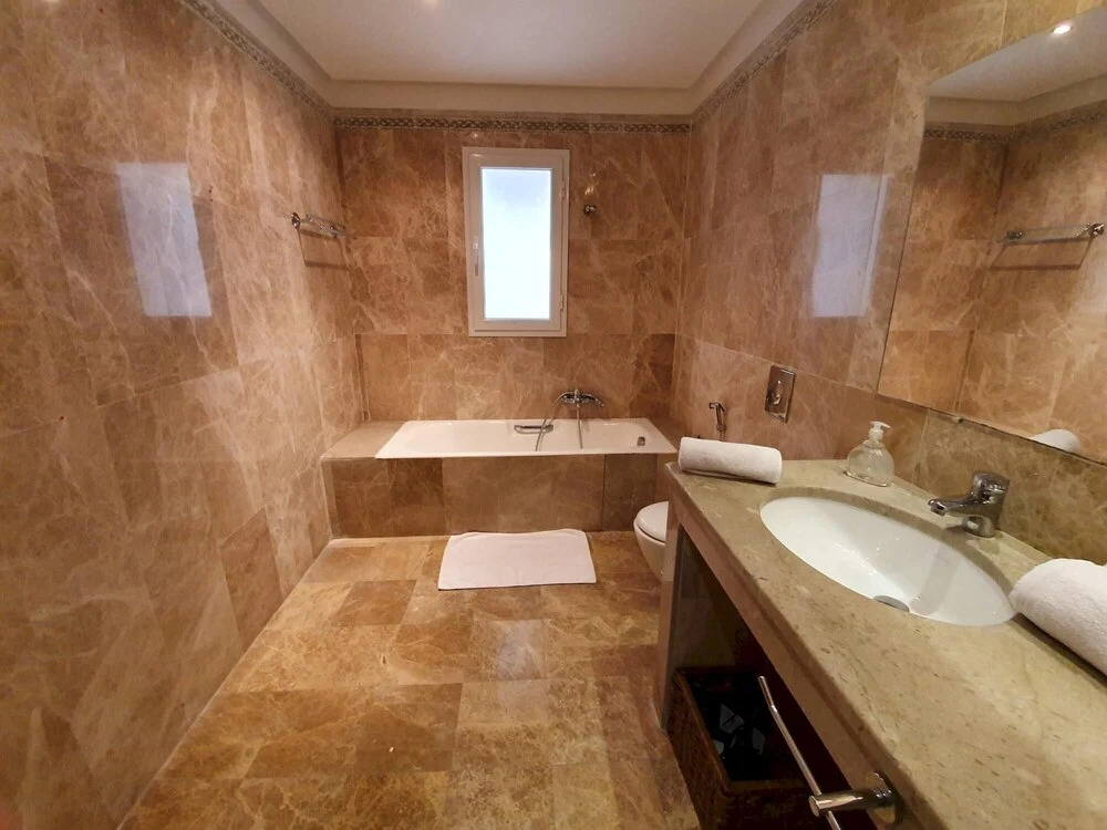 Majestic Malaga Apt de Luxe Entre Marsa Carthage