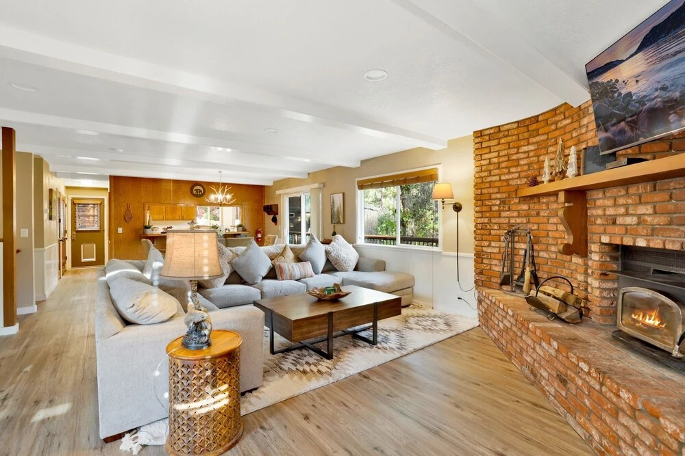 2214-cozy Pines 3 Bedroom Home by Redawning