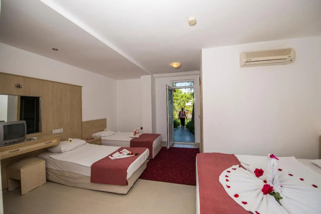 Elis Beach Hotel
