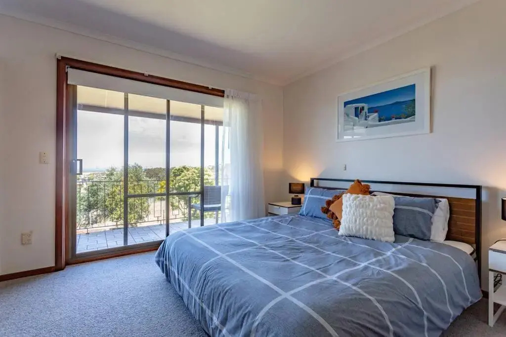 Celestial Heights - Stunning Views of City & Bay
