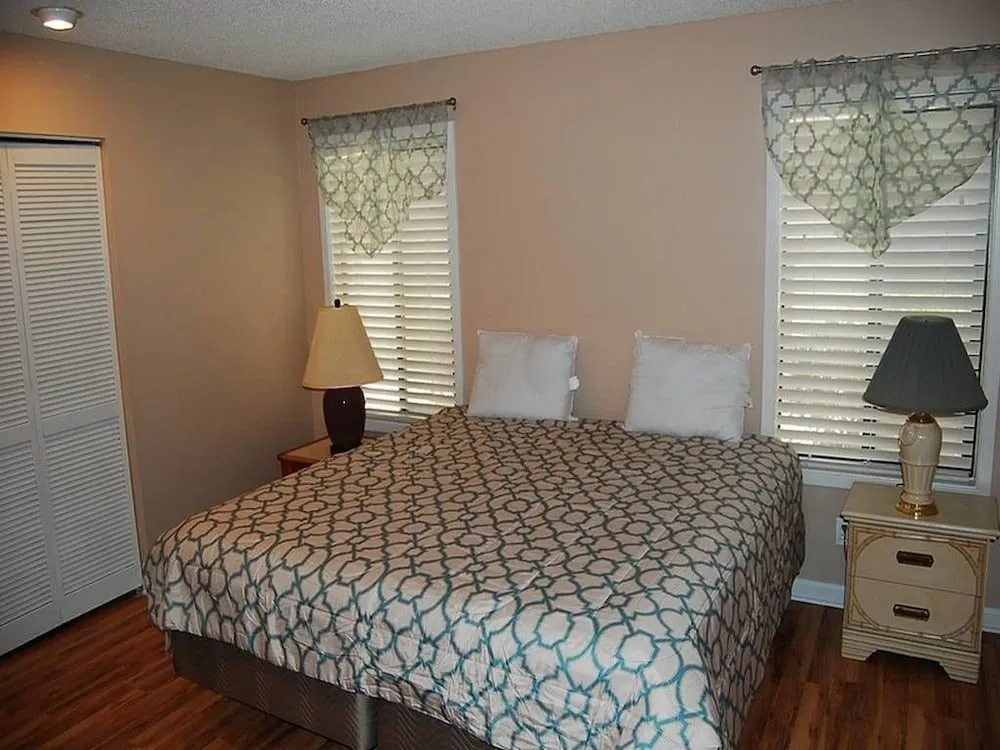 Heron Pointe F-21 - 1 Br Condo