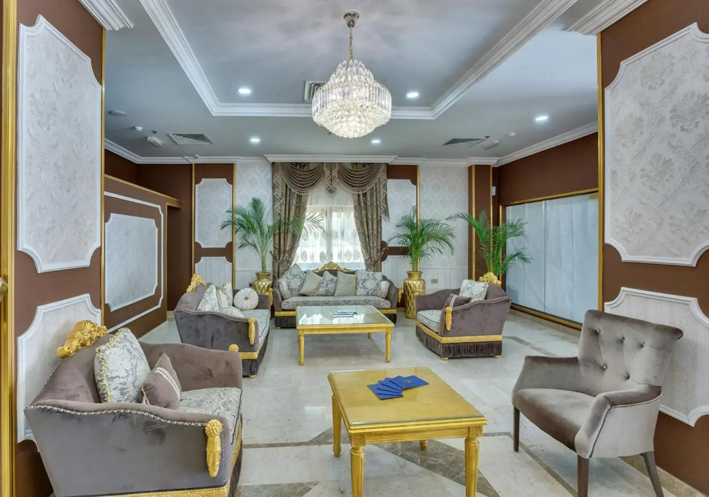 Royal Hotel