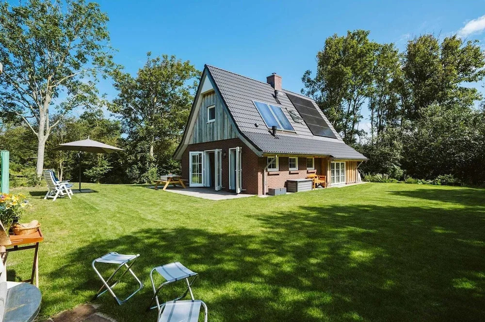 Luxurious 6-person Holiday Villa With a Forest Garden of 4000 m2