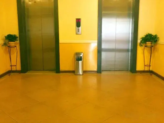 Homeinn Hotel (Dandong Fengcheng Fenghuangshan Fenghua Street)