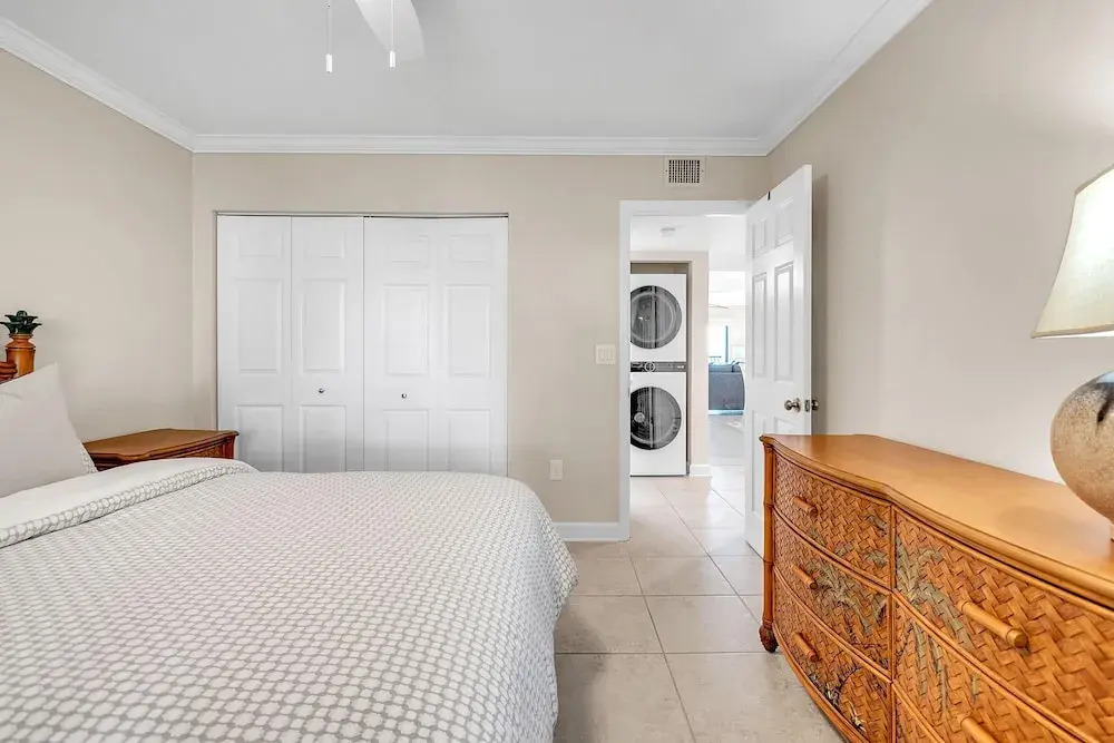 Land's End 11-306 Beach Front - Premier