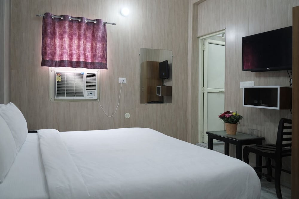 Hotel Govind Palace Near-By The Ganges At Triveni Ghat