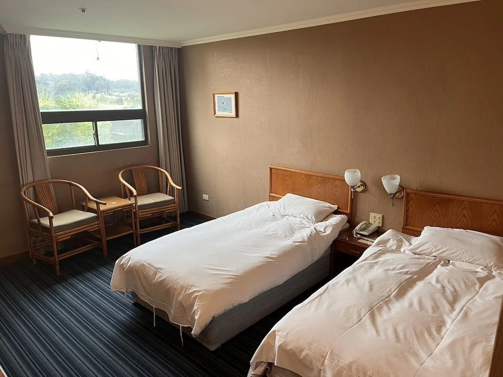 Kinsa Holiday Hotel