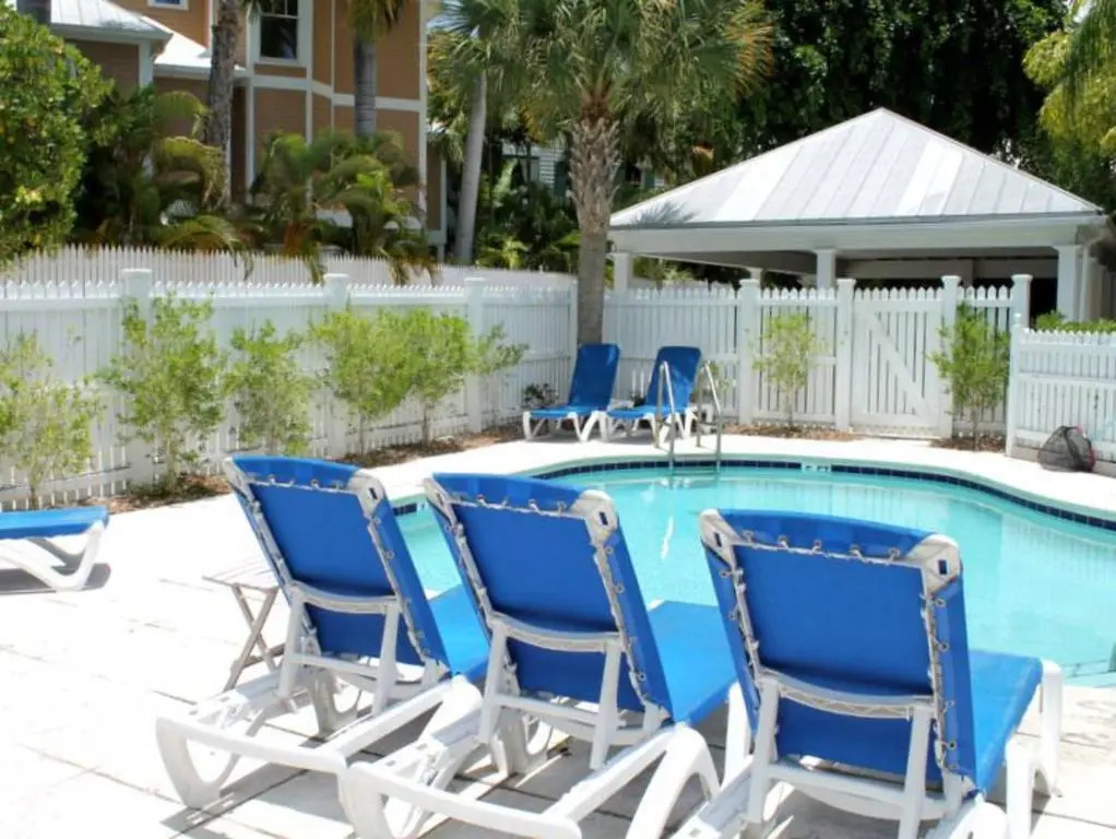 Artist Garden by Avantstay Great Location w/ Outdoor Dining, Shared Pool & Bbq! Month Long Stays