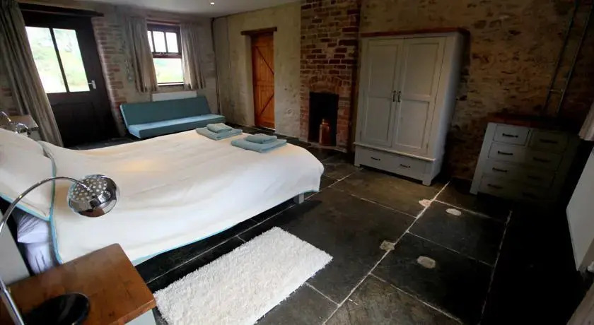 Lower Thurlibeer Holiday Home