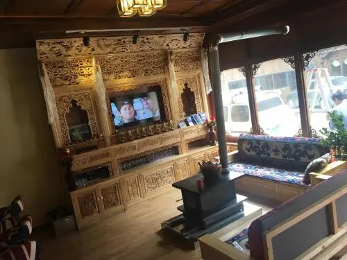 Zangmei Inn