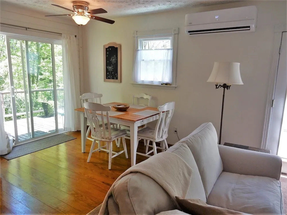 Chimney Bluff Cottage