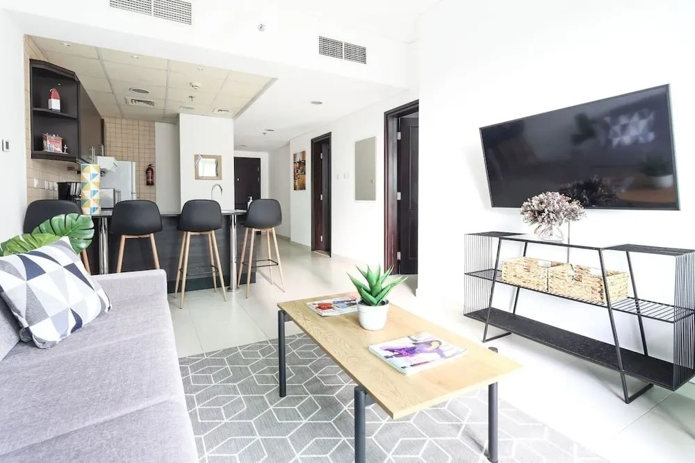 Minutes From JBR Beach! Beautiful 1BR in Marina!
