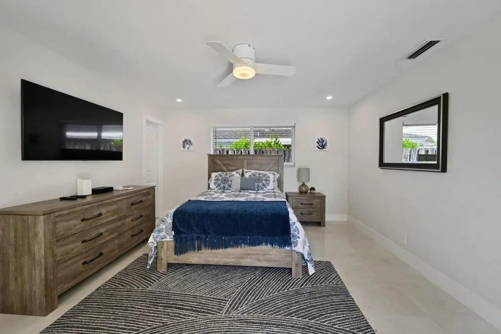 Sail Away Beach Cottage Sleeps 10 Heated Pool