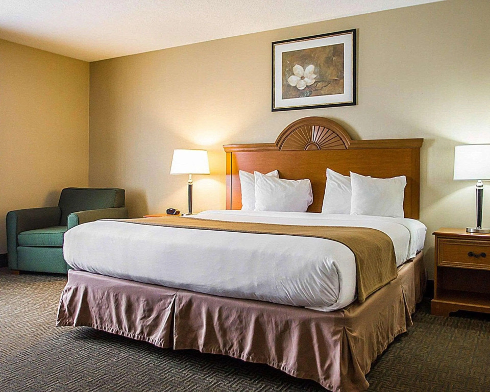 Quality Inn & Suites Fishkill South near I-84