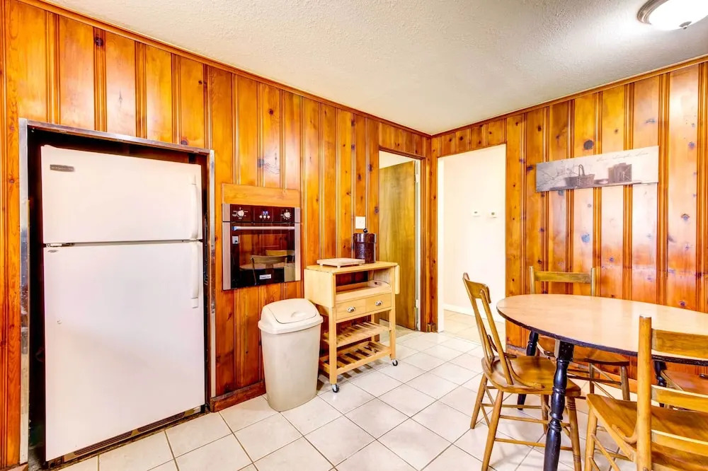 Pet-Friendly Youngstown Cottage w/ Yard