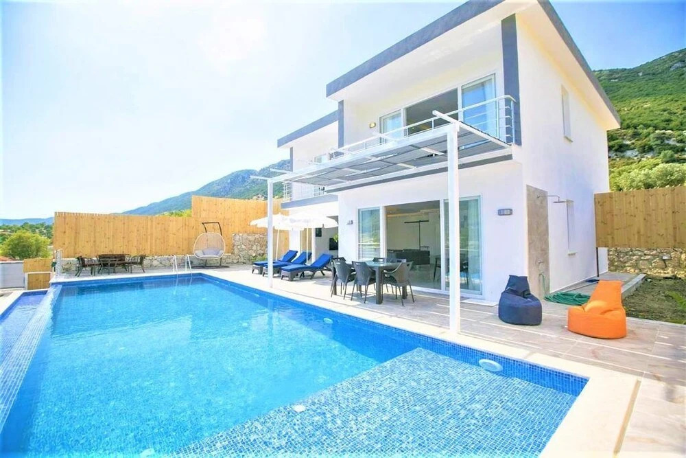 Villa Row