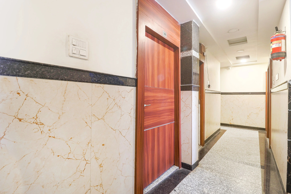 FabHotel Royal Aanandam