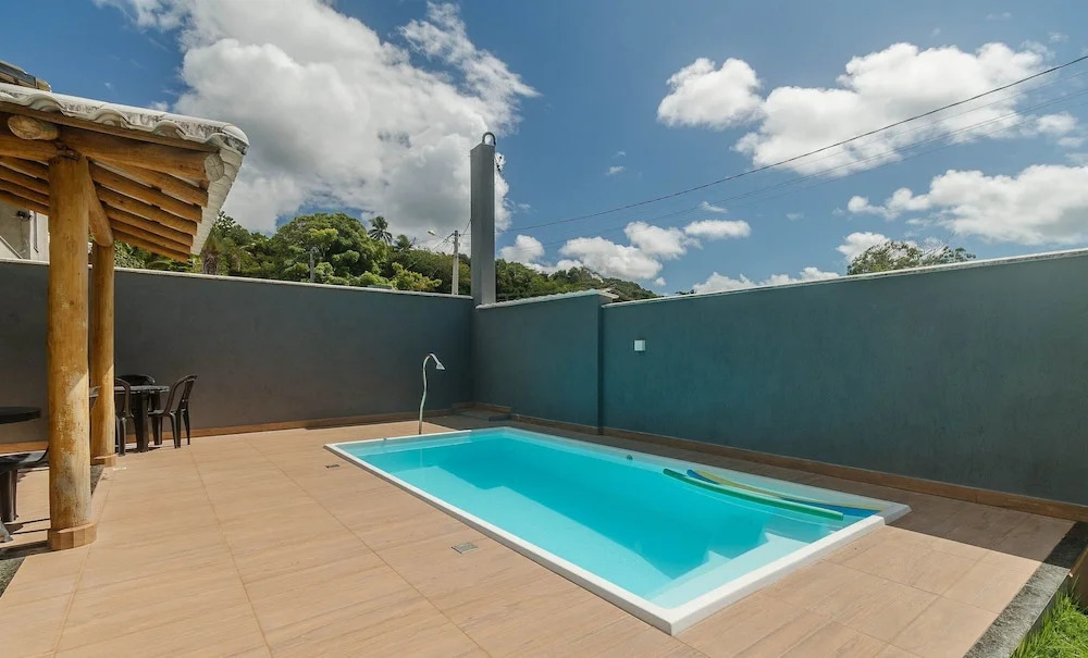 Condominium With Pool 950m From the Beach - PDM
