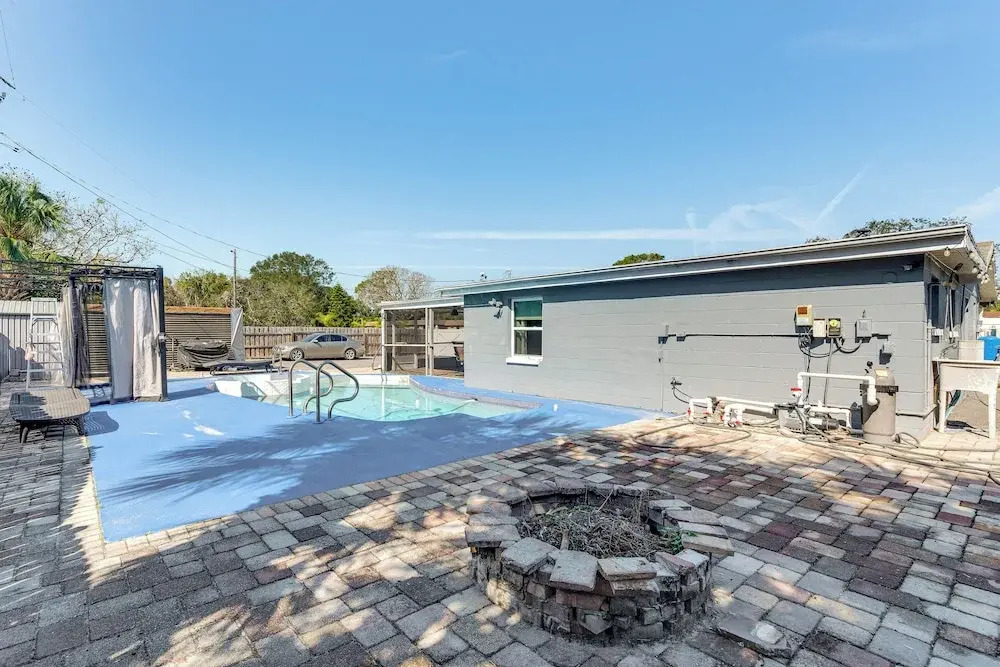 8 Mi to Sunset Beach: Home w/ Large Patio + Pool!