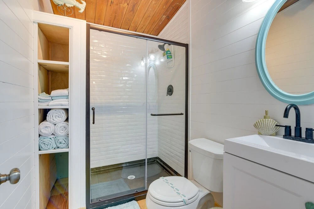 Gulf Coast Views! Coastal Winter Gem in Galveston