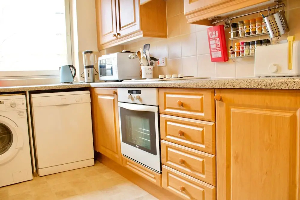 3 Bedroom Flat In Edinburgh