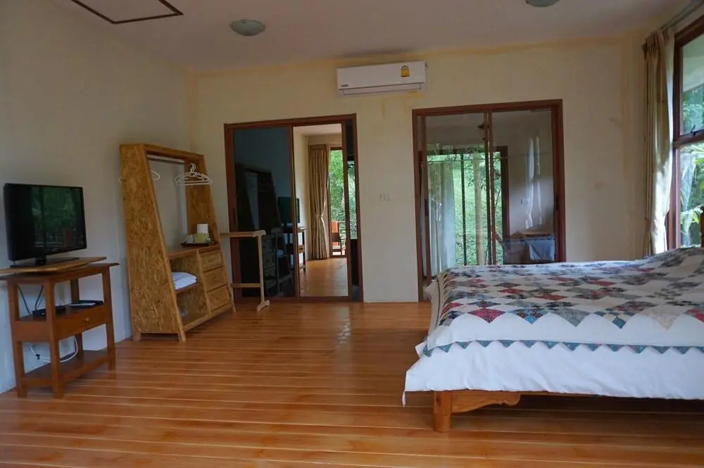 Smallville Resort Ranong