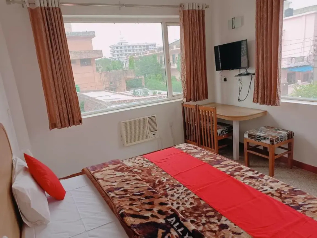 Staygo Hotel Near Shantikunj Bhupatwala
