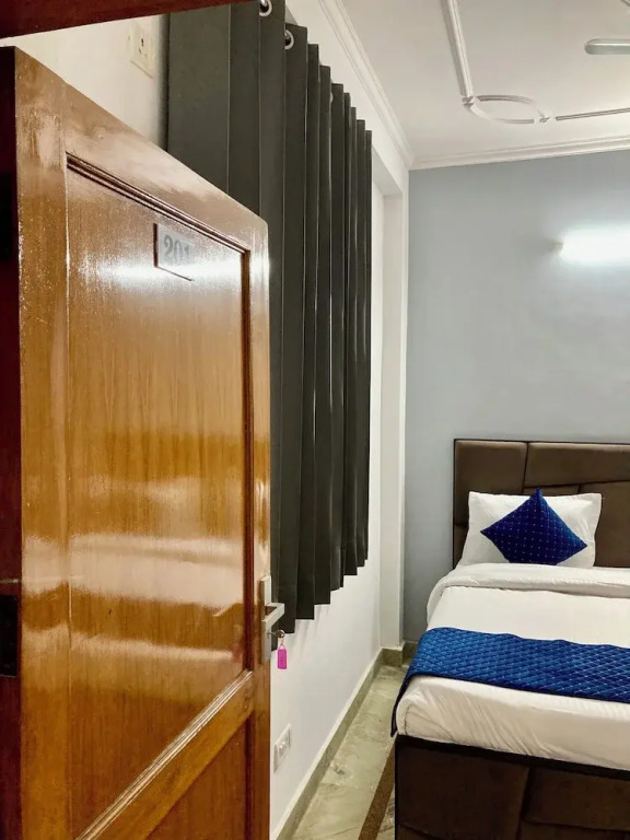 The Gleam Hotel