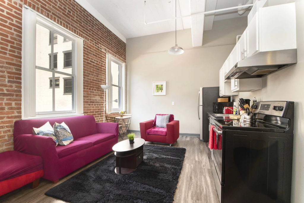 One Bed Loft Apartment with great wifi!