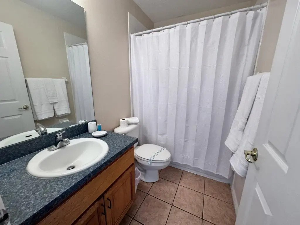 5 BR/3.5B Lake View, Pool, close to Disney : CL45, Kissimmee, US