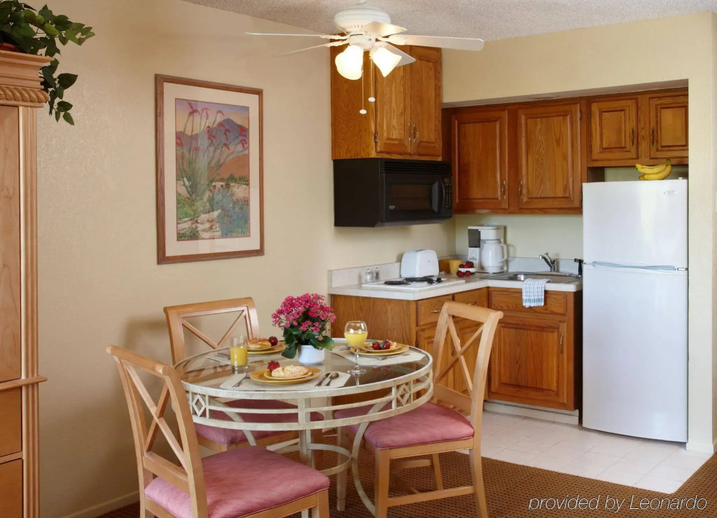 WorldMark Palm Springs - Plaza Resort and Spa