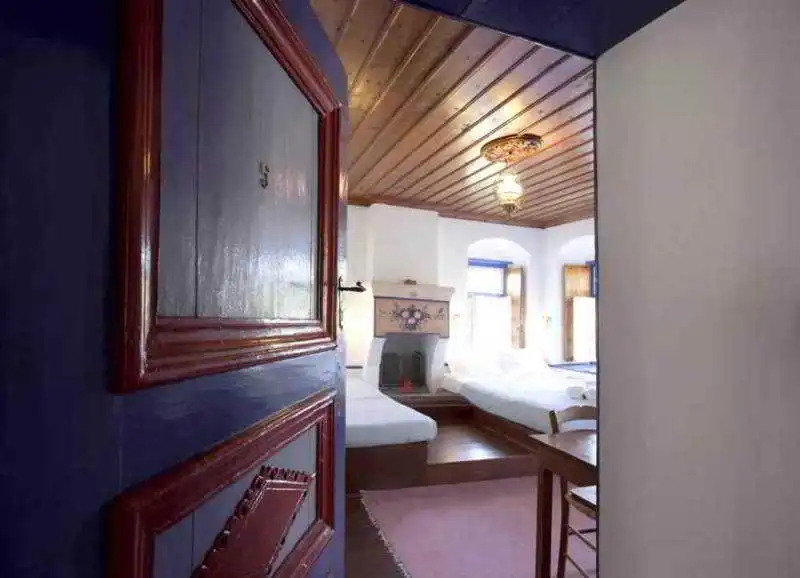 Saxonis House