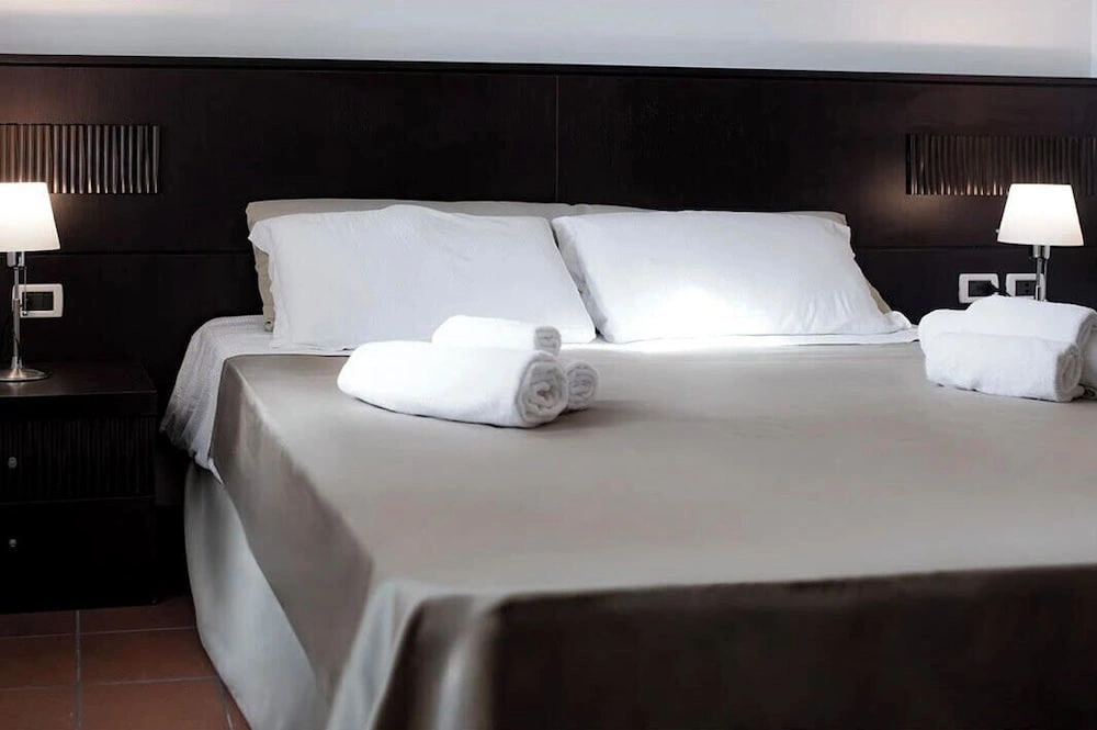 MC Hotel