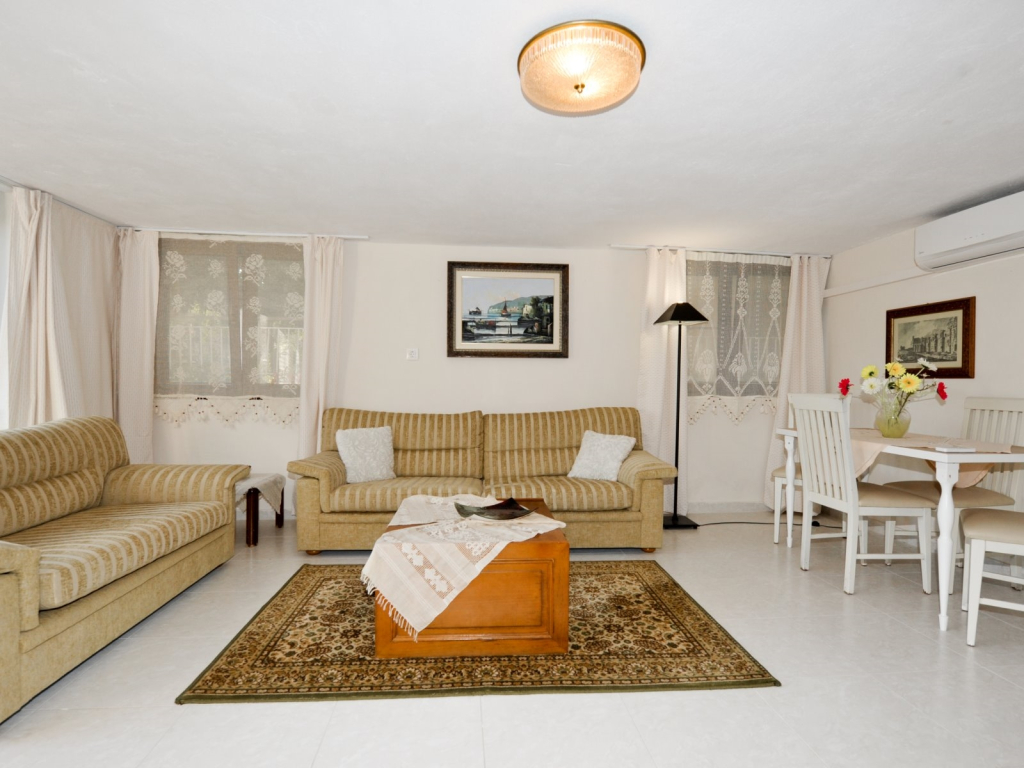 Elizabeth Home - Nea Moudania Halkidiki