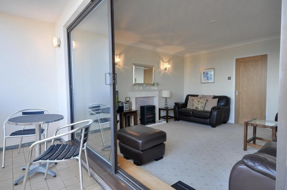 Blue Swell in Poole With 3 Bedrooms and 3 Bathrooms