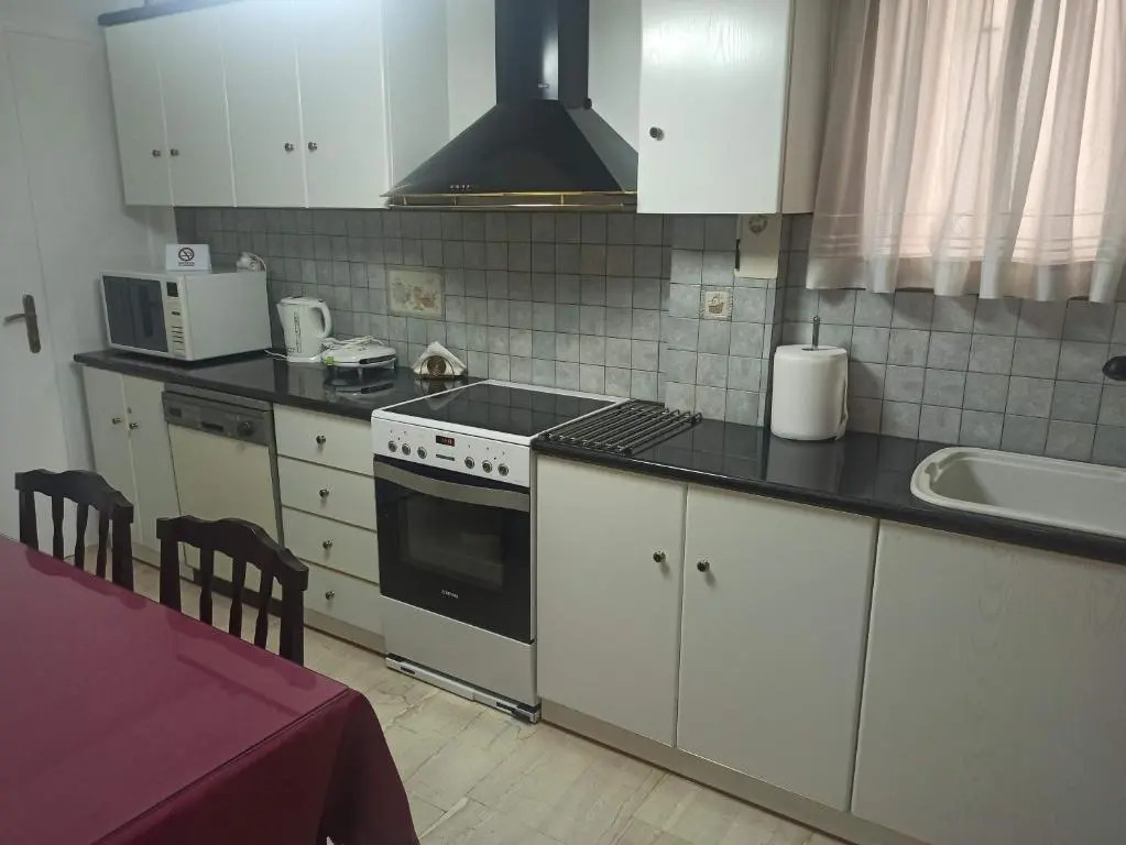 Comfortable apartment 100m from the sea