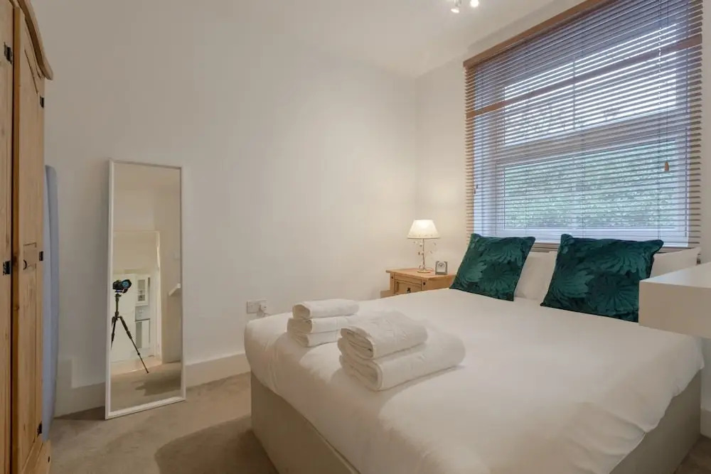 2 Bedroom Apartment in Wapping
