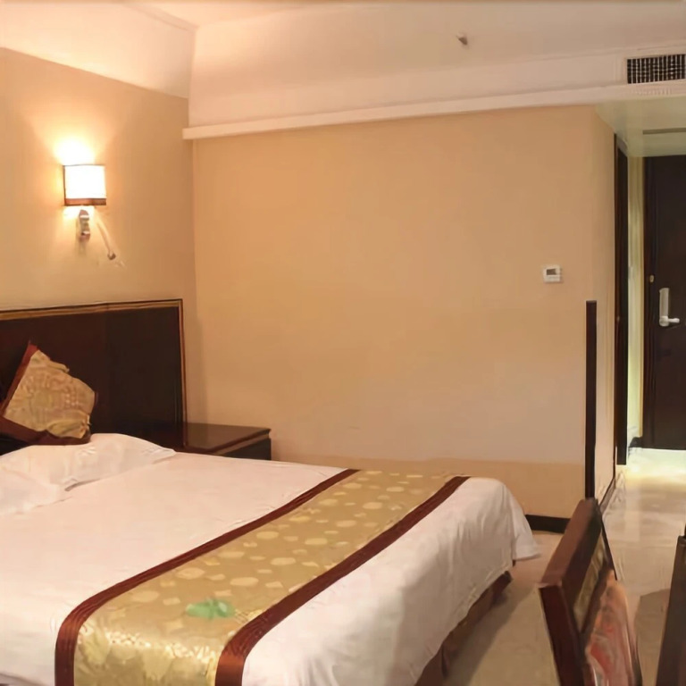 Jiangdu Paramount Hotel