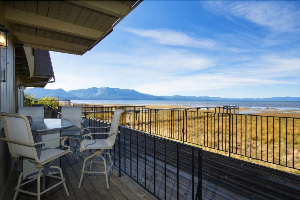 Lake View Condo #25-2 2 Bedrooms 2 Bathrooms Condo